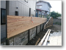 ウッドフェンス目隠しタイプ～施工中